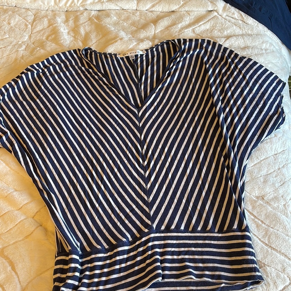 MAX STUDIO-dolmain/batwing top, white and navy, size L